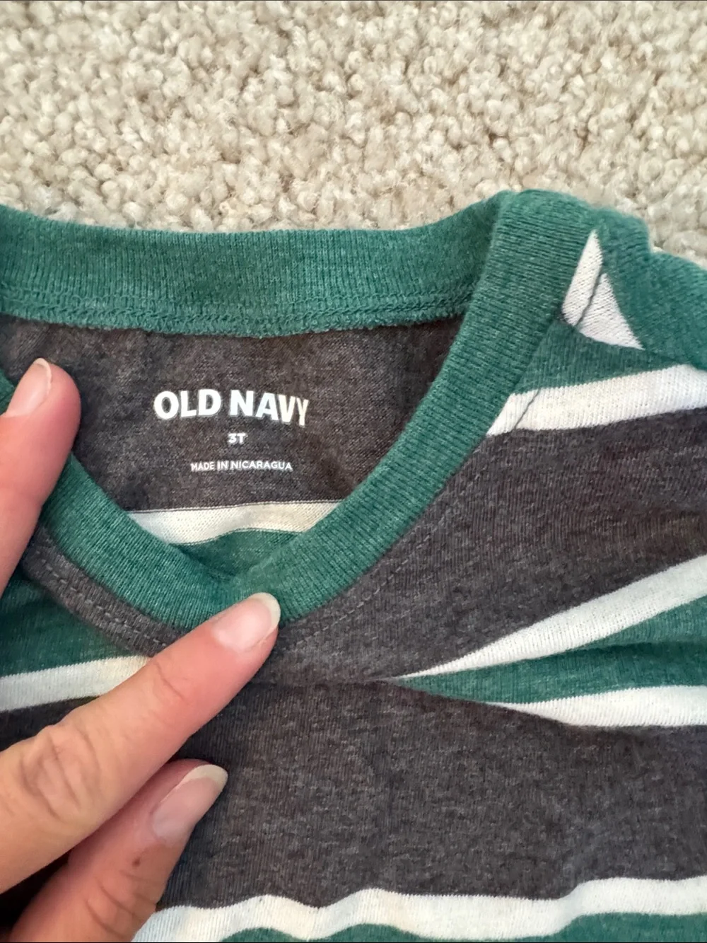 Lot of 4 shirts Gap and Old Navy size 3T